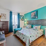 Apartament The Colors House, 636 Sea View & 513 Garden View *