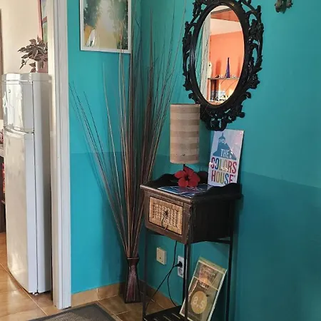 The Colors House, 636 Sea View & 513 Garden View *