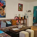 The Colors House, 636 Sea View & 513 Garden View Apartment *