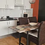 The Colors House, 636 Sea View & 513 Garden View Apartment