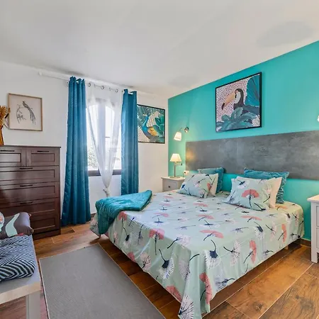 Apartmán The Colors House, 636 Sea View & 513 Garden View *