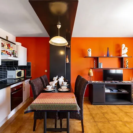 The Colors House, 636 Sea View & 513 Garden View