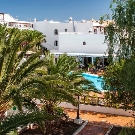 The Colors House, 636 Sea View & 513 Garden View Apartman *