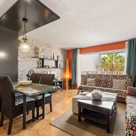 The Colors House, 636 Sea View & 513 Garden View Appartement