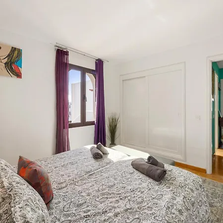 The Colors House, 636 Sea View & 513 Garden View *