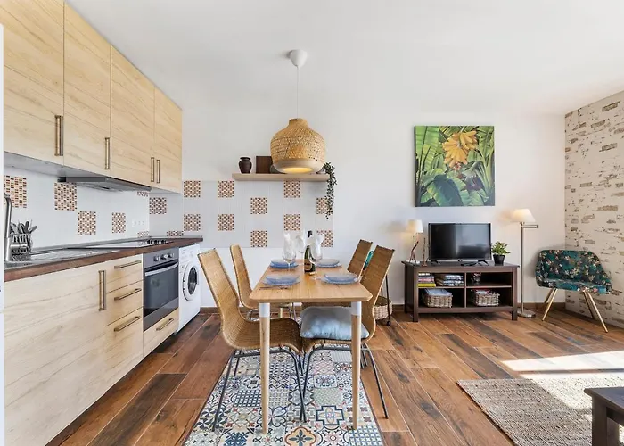 Apartman The Colors House, 636 Sea View & 513 Garden View *