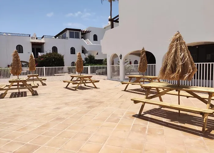 The Colors House, 636 Sea View & 513 Garden View Apartament *