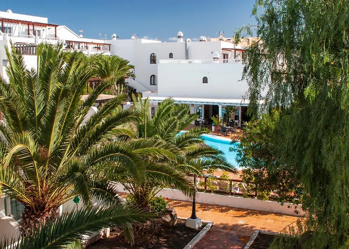 The Colors House, 636 Sea View & 513 Garden View Apartman *