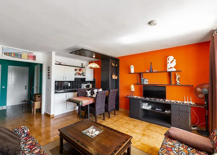 The Colors House, 636 Sea View & 513 Garden View Apartman *