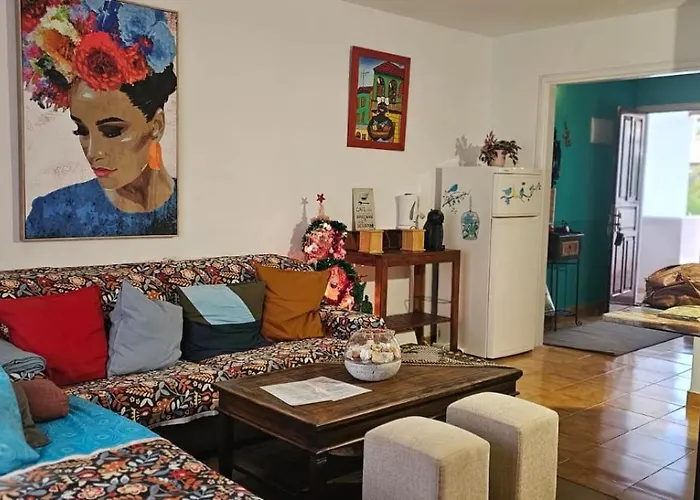 The Colors House, 636 Sea View & 513 Garden View Apartament *