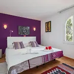 The Colors House, 636 Sea View & 513 Garden View *