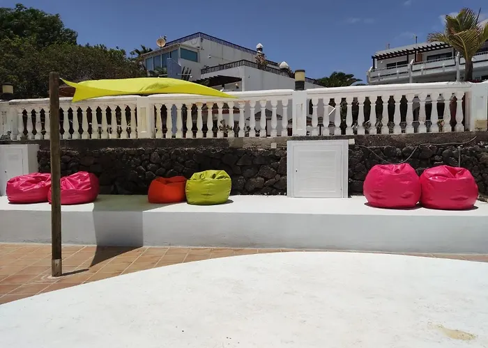 The Colors House, 636 Sea View & 513 Garden View Apartment