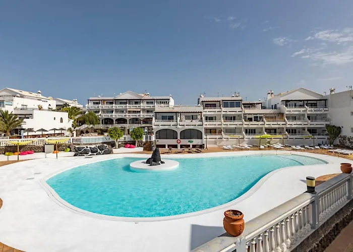 The Colors House, 636 Sea View & 513 Garden View Apartment