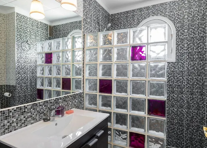 The Colors House, 636 Sea View & 513 Garden View Apartment