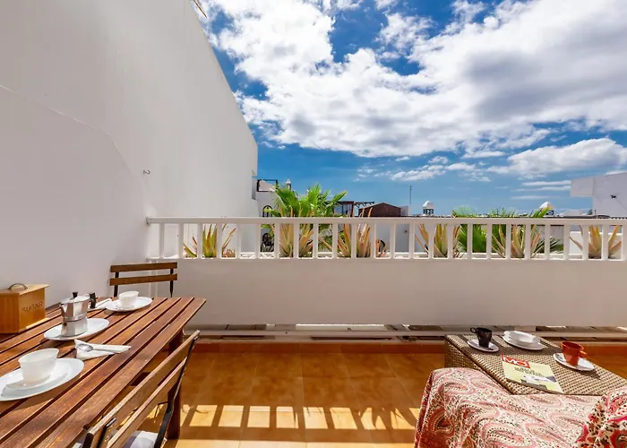 The Colors House, 636 Sea View & 513 Garden View Apartment *